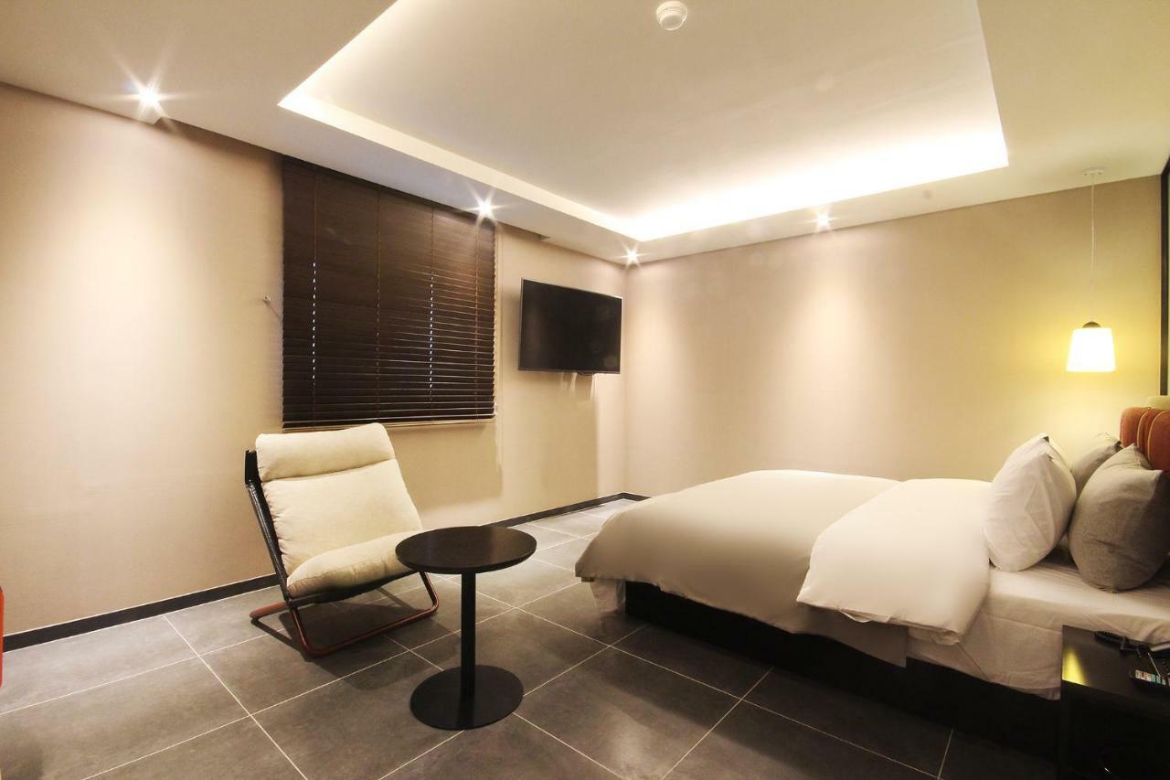 Brown Dot Hotel Seomyeon Busan Exteriör bild