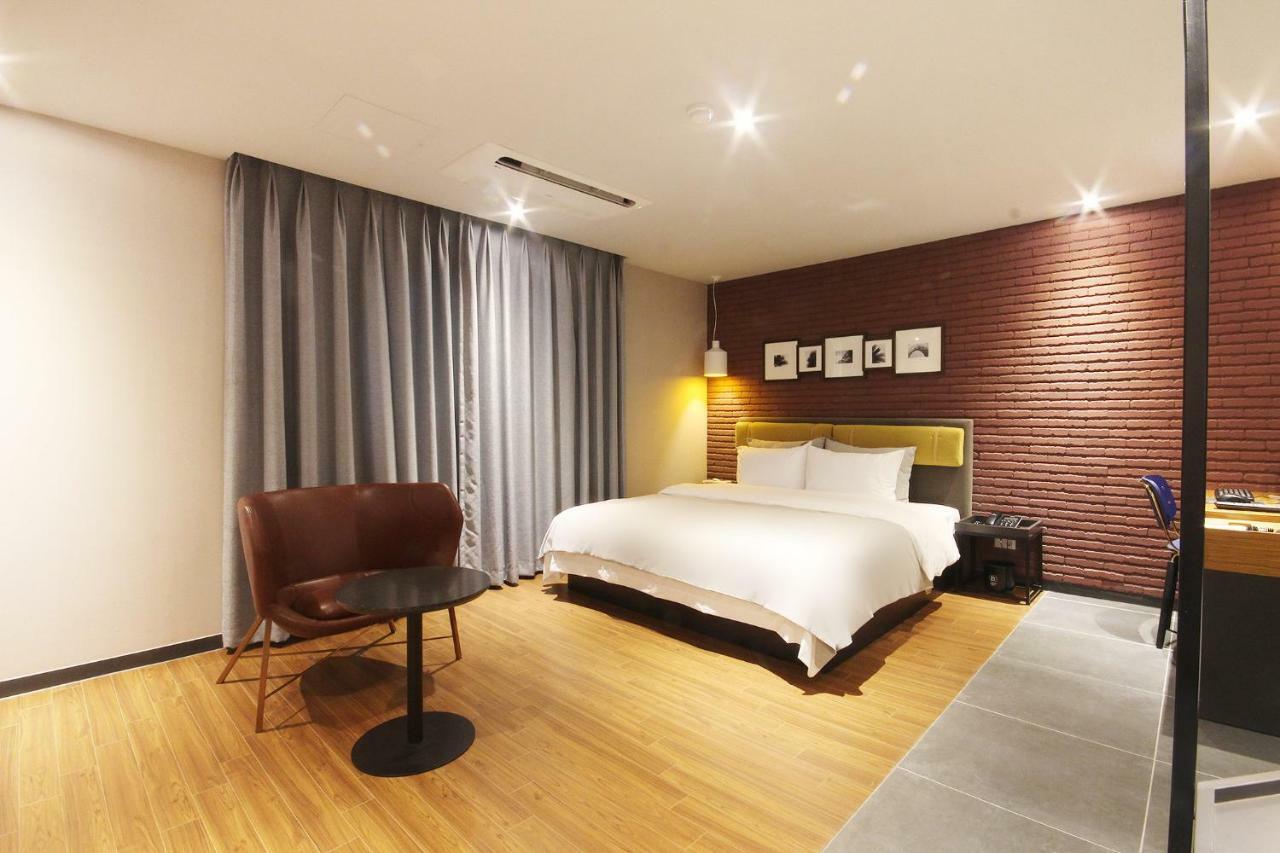 Brown Dot Hotel Seomyeon Busan Exteriör bild