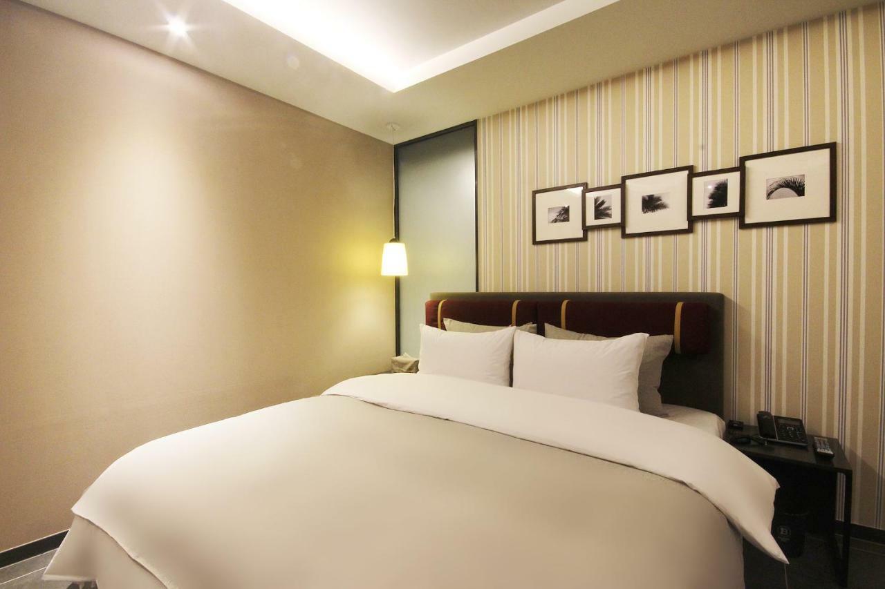 Brown Dot Hotel Seomyeon Busan Exteriör bild