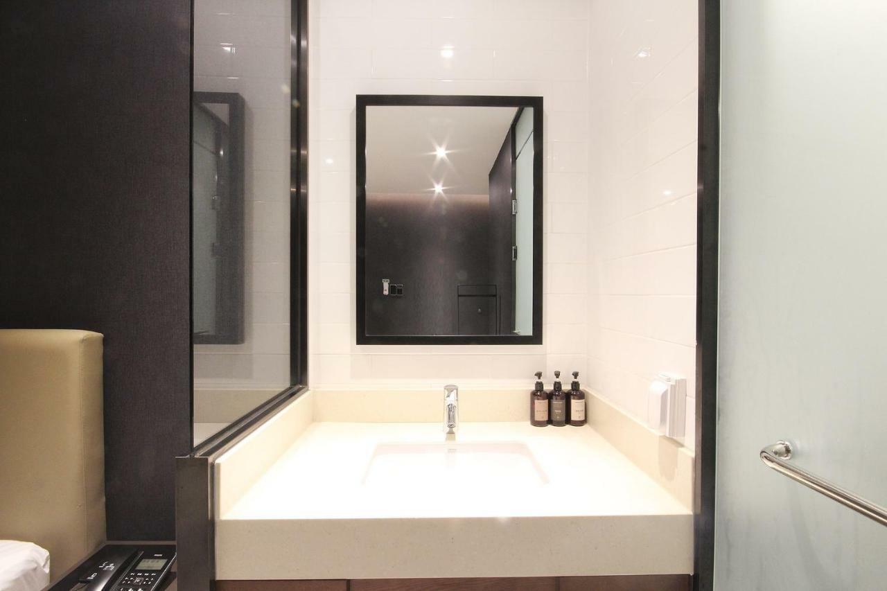 Brown Dot Hotel Seomyeon Busan Exteriör bild