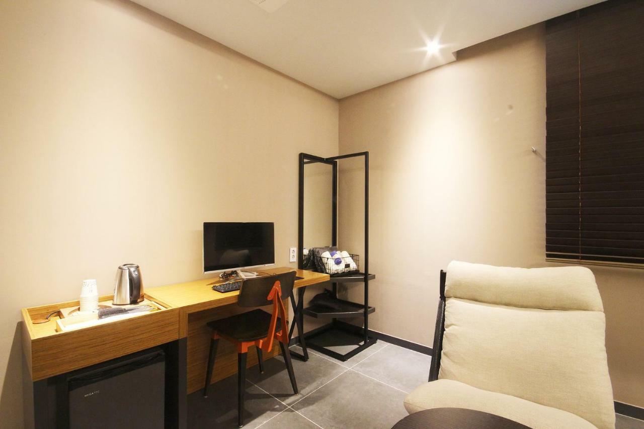 Brown Dot Hotel Seomyeon Busan Exteriör bild