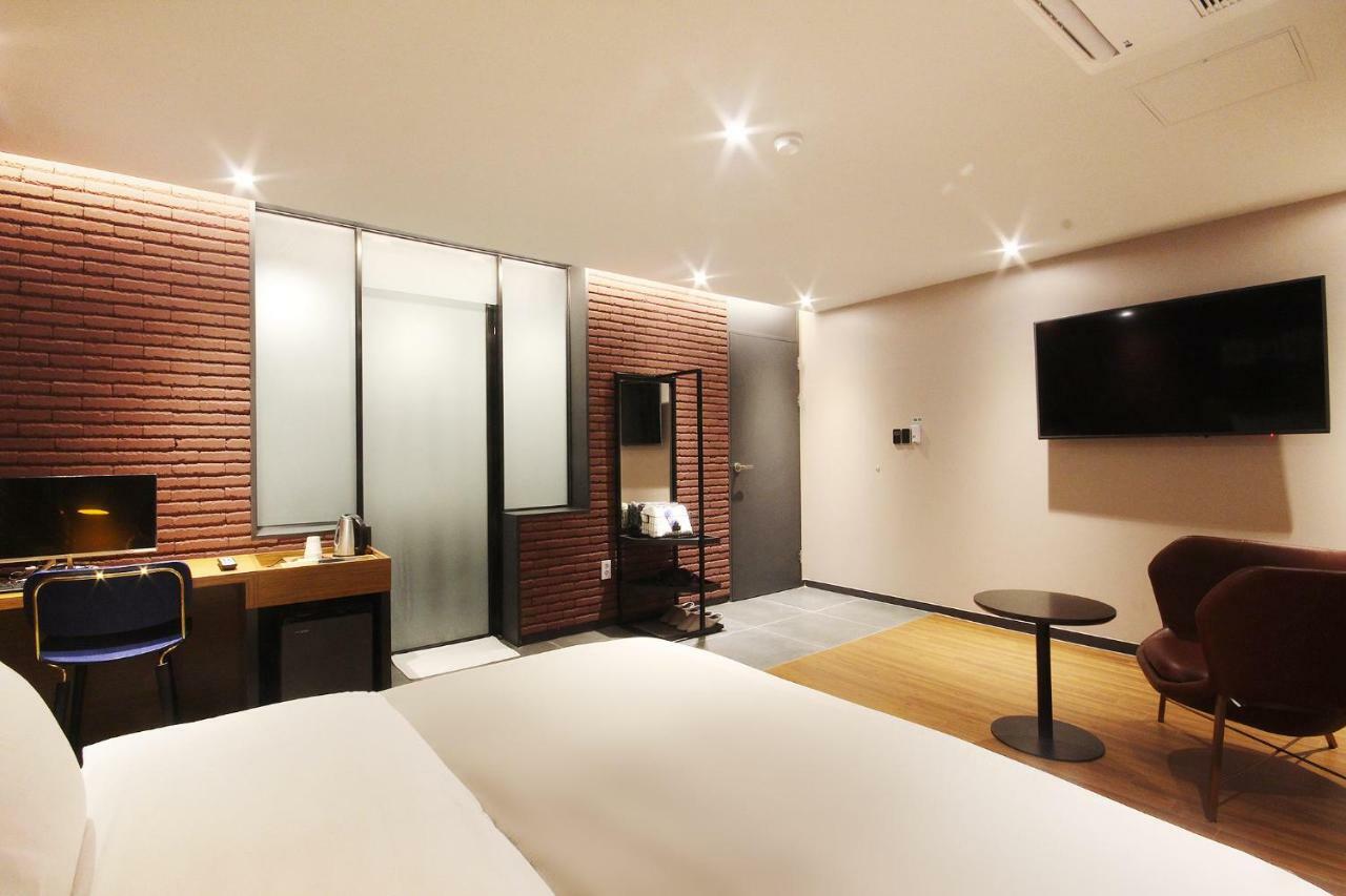 Brown Dot Hotel Seomyeon Busan Exteriör bild