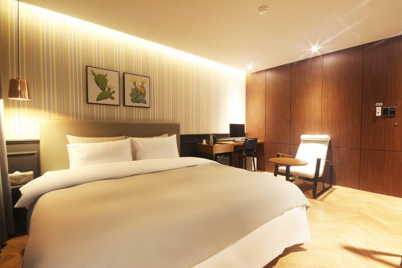 Brown Dot Hotel Seomyeon Busan Exteriör bild