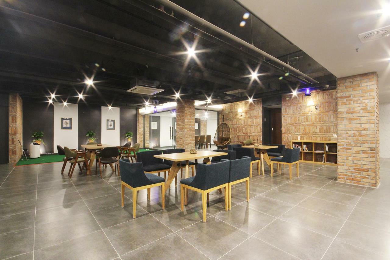 Brown Dot Hotel Seomyeon Busan Exteriör bild