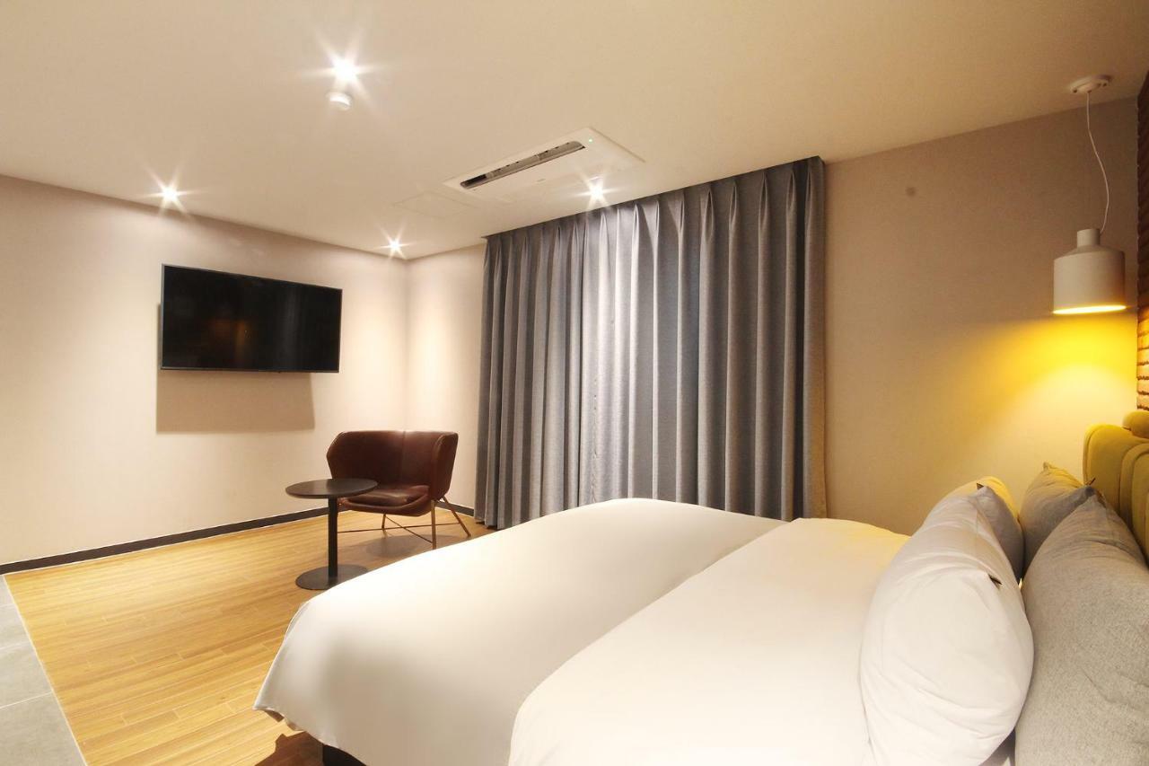 Brown Dot Hotel Seomyeon Busan Exteriör bild