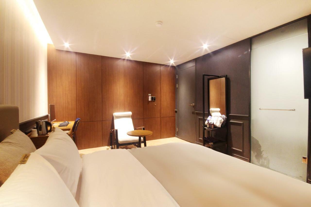 Brown Dot Hotel Seomyeon Busan Exteriör bild